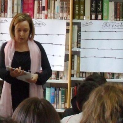 Simona_Maiozzi_lettura_scuole_medie_giornata_memoria_ (1)