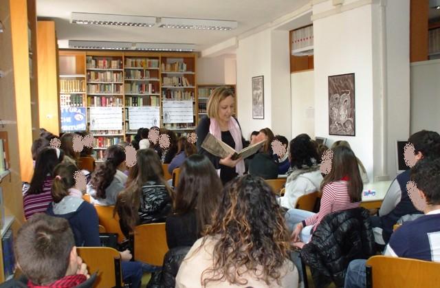 Simona_Maiozzi_lettura_scuole_medie_giornata_ricordo_foibe_esodo_istria (2)